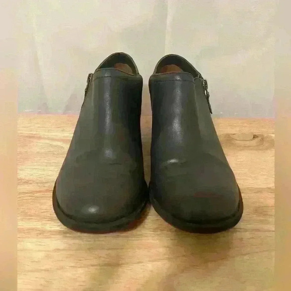 Women's Naturalizer Jovana Zip-Up Dark Grey Booties, Size‎ 7.5 - Picture 6 of 7